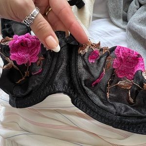 Felina black bra with flowers